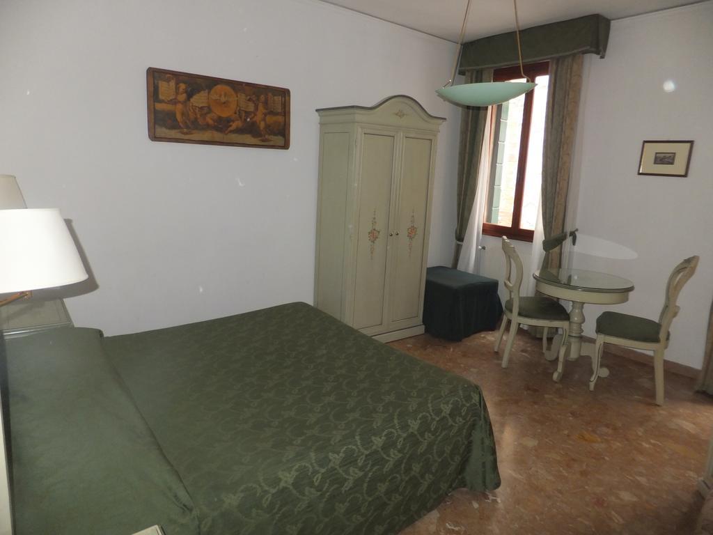 Ca Del Pozzo Ξενοδοχείο Βενετία Δωμάτιο φωτογραφία